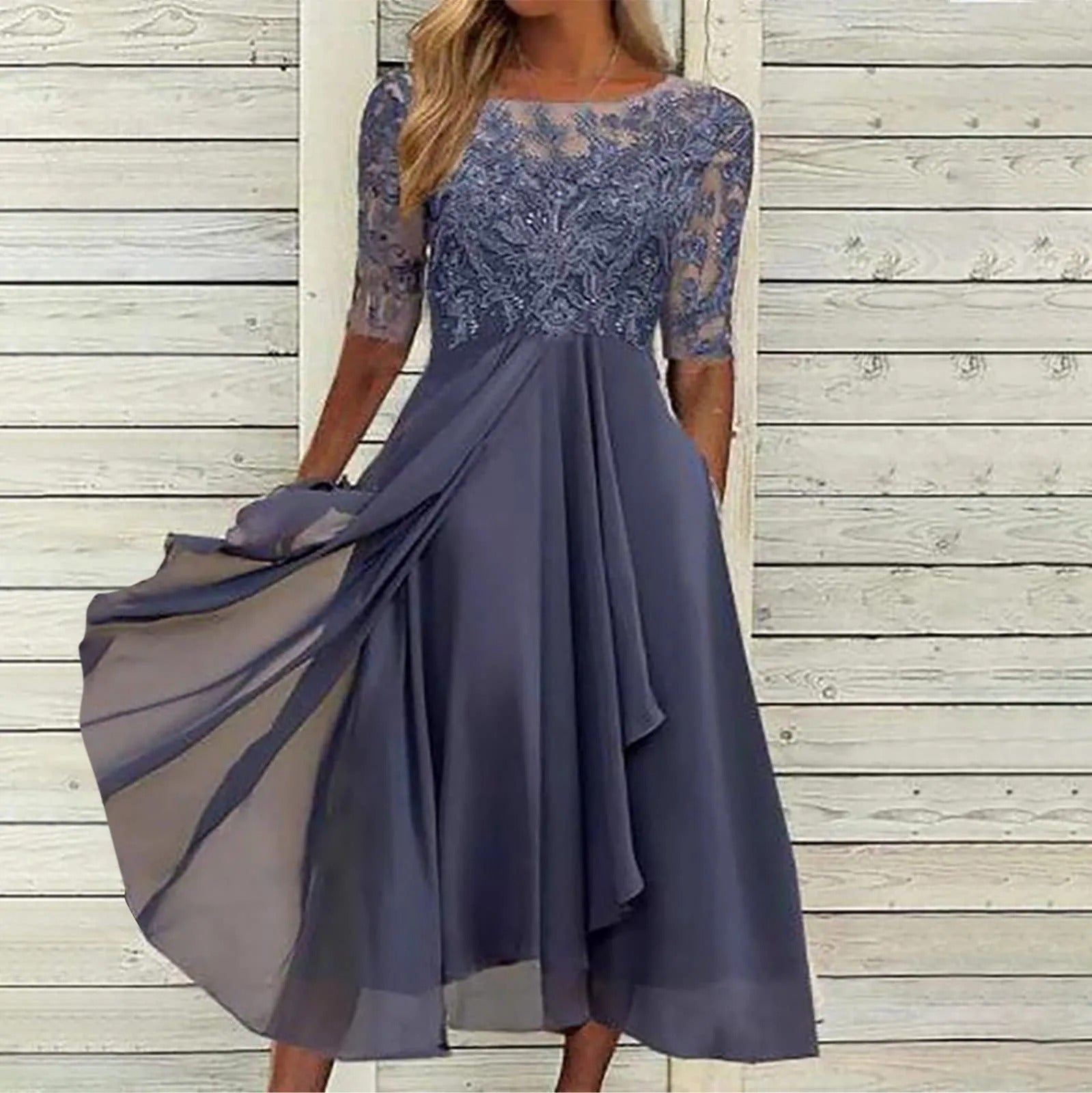 VICTORIA | Elegante Jurk met Kant en Vloeiende Rok
