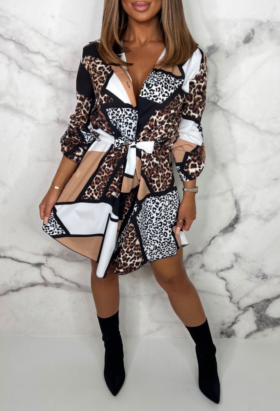 Christel | Elegante Overhemdjurk met Dierenprint